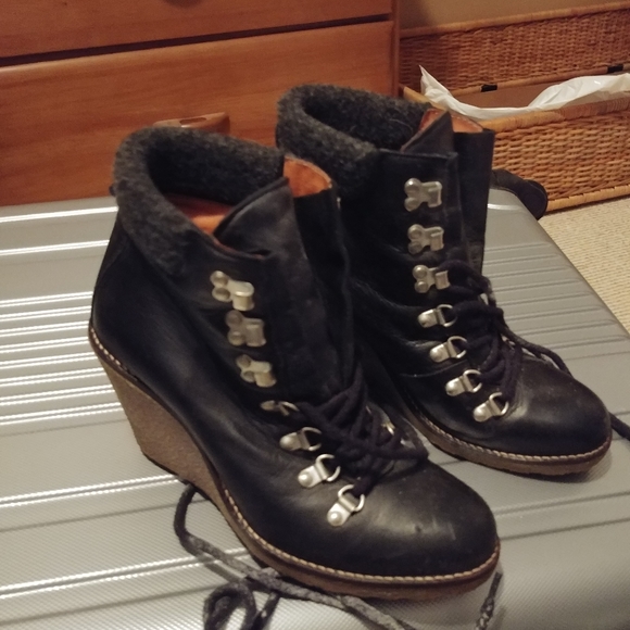 Pelle Moda Leather Sandal with Heels 7 size Gold bronze colour - Picture 2 of 2